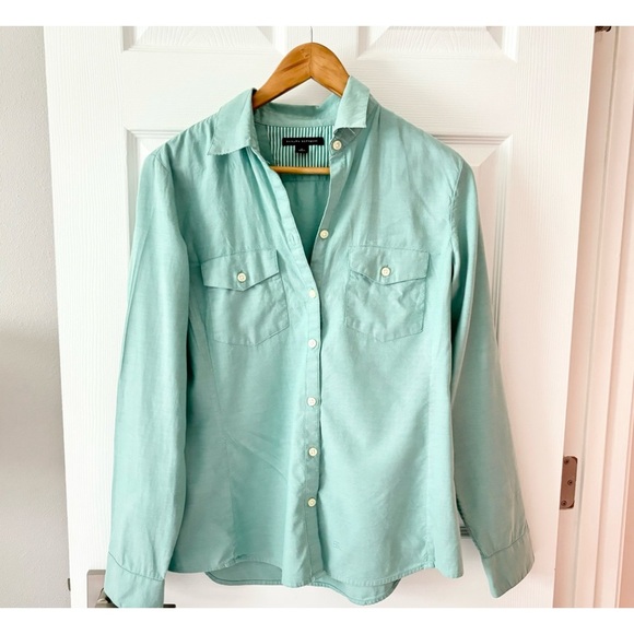 Banana Republic Soft green button down size Medium - Picture 1 of 8